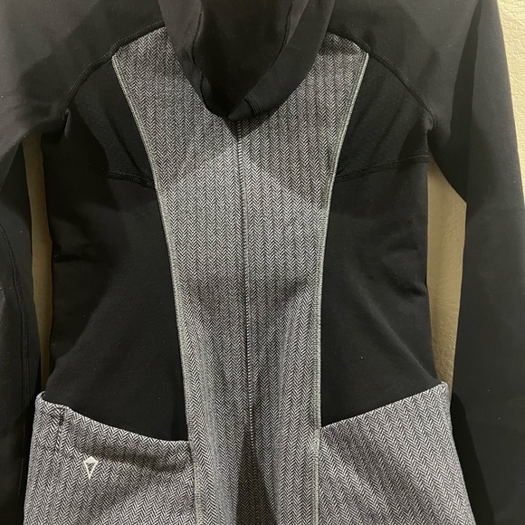 Ivivva hooded sweater jacket black and gray size size 12 girls - Picture 6 of 13